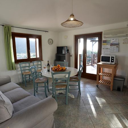 Casa Nel Vigneto Con Vista Mare Apartment Magomadas Екстериор снимка
