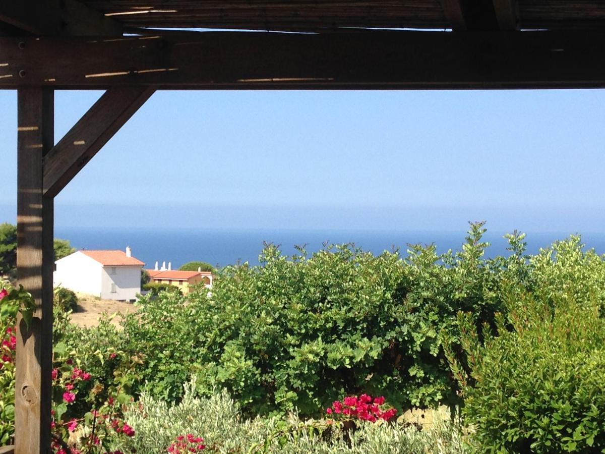 Casa Nel Vigneto Con Vista Mare Apartment Magomadas Екстериор снимка